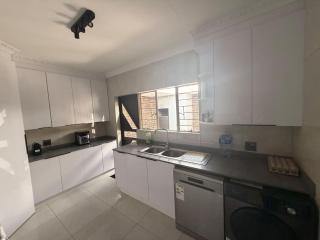 Serene 3-Bedroom House Rental in Secure Kempton Park Complex - 1
