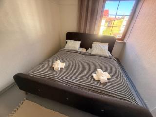 Private House, Walk to Old Town, Garden and Parking - 4