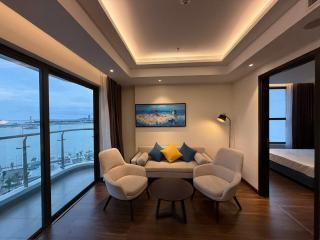 SkyLux 2BR Residence Sea View - 7