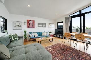 Stylish 3 bed Ponsonby apartment - 5