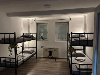 Carol 51 Hostel - 0