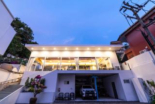 Anthiya Seaview Villa Hotel Phuket - 3