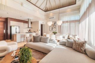 Incredible 3br bungallow with patio and pool - 2