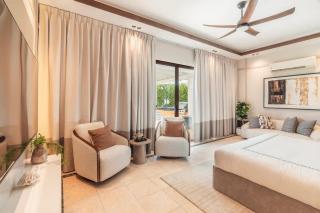 Incredible 3br bungallow with patio and pool - 5