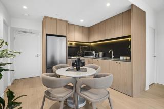 Southbank 2-Bed 2 Bathroom Apt with Pool & Gym - 4