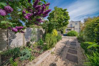 Lily Cottage - 1