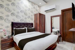 Super Collection O by OYO Patiala Road Crossway Zirakpur Formerly Lavish - 9