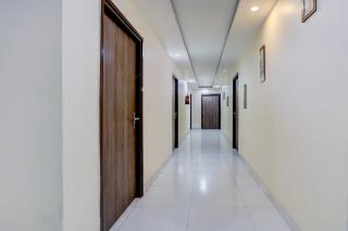 Super OYO Townhouse Gomti Nagar Sector 1 Formerly The Gahmar Inn - 6