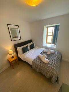Dolphin Bay Suites - 7