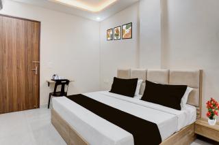Super Hotel O Delhi Meerut Expressway Makanpur Formerly Crystal 24 - 7