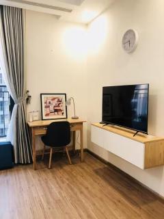 Beautiful Sunset Balcony Studio Near National Convention Center Hanoi Vietnam - 6