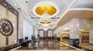 CP Peninsula Hotel - 9