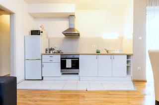 Prime Stay - Spacious 2 Bedroom Family Apartment - Parking Included - Budapest - 5