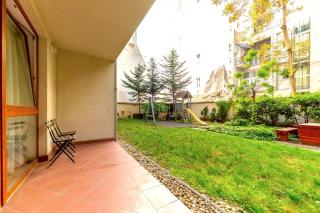 Prime Stay - Spacious 2 Bedroom Family Apartment - Parking Included - 8