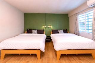 Entire house 20 pax Phayathai l Pratunam l Siam l 5 min to BTS - 7