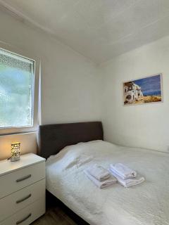 SeaLaVie 1BR Stylish Apartment in Beach Vicinity - 1