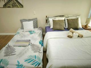 Zoey Staycation Suites - 7