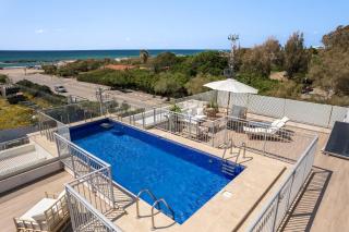 Garden & Shared Rooftop Beachfront Luxury in Shavei Tzion - 3