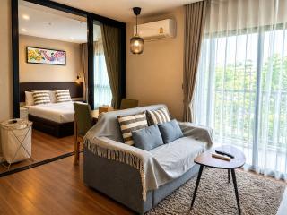 Stylish 1BR Condo Rawai Walk to Beach PoolsGym - 5