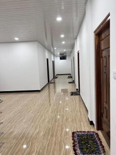 UK Villa & Guest house - 4
