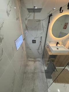 Design-Studio mit Wellness-Bad & Smart Access - 2