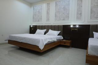 Radiant Inn - 5