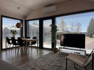 Stunning, modern mini-home 5 miles from the airport! - 0