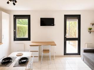 Studio lumineux avec exterieur - 1