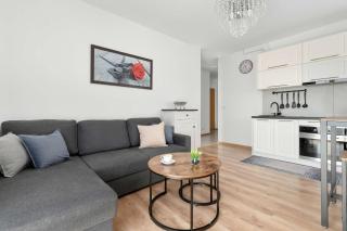 Cozy & Functional Apartment with Parking and Balcony by Noclegi Renters - 0
