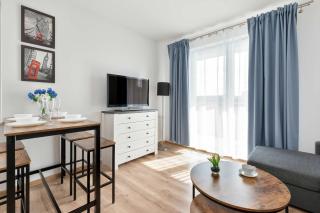 Cozy & Functional Apartment with Parking and Balcony by Noclegi Renters - 4