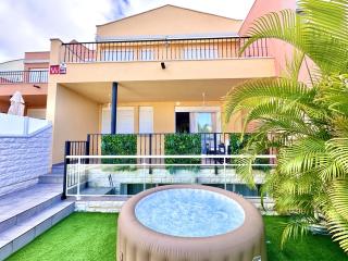 Modern 4 bedroom villa in Costa Adeje - 0
