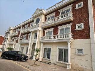 Hilton suit 2BHK apartment garden view - 4
