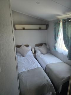 51 Denbigh 8 berth static caravan - 5