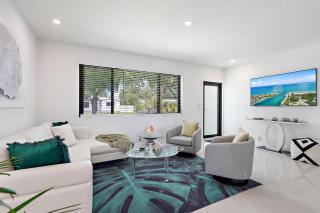 Putnam Place - Bright Modern Home with Pool & Backyard Retreat - 9