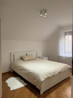 Cozy Apartment with Balcony - 4