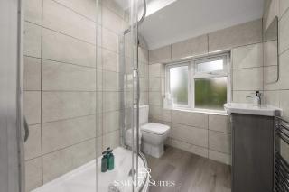 Luxury 5-BR Home - Reading Centre - Monthly Stays & Parking - 6