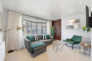 Modern 2BR, work stays, off road parking - 9