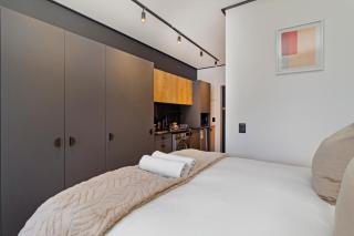 Nine Palms Luxury Apartments - 3