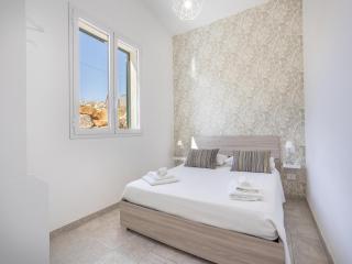 Expansive Hillview Villa with Pool - 7