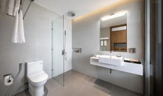 14th Floor Sea View Flamingo Resort, Pool & Beach Access - 1