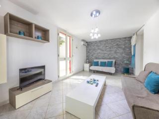 Seaside Gallipoli Modern Villa for 8 - 9