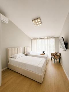 Kein Hotel - 2