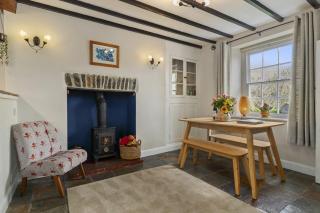 Manteg - quaint holiday cottage by the sea with direct beach access - 8