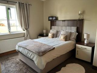 4 bedroom central terrace house - 5