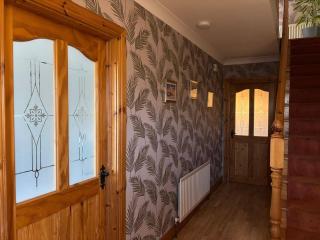 4 bedroom central terrace house - 4