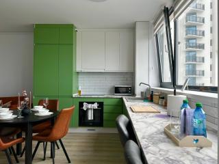 V'One - Bright & Spacious Apartment - Free Parking - 8