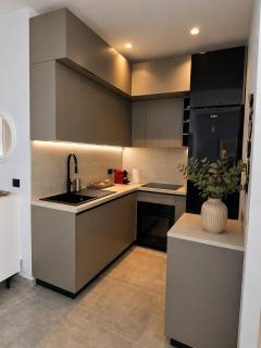 BeachFront Green Coast Escape 2BD Apartment - 9