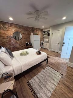 Jungle House Studio Suites - Short North & Convention Center - 1