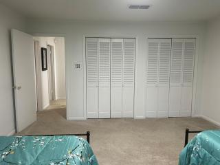 Big Home with Huge Parking WiFi Sleeps 14 - 2