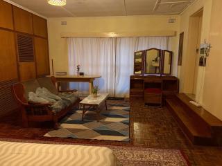 Ensuite Bedroom Near RG Mugabe Airport - 6